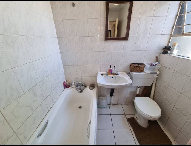 2 BEDROOM TOWNHOUSE FOR SALE IN RIDGEWAY